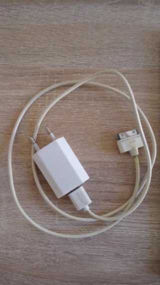 Pacchetto Apple: iPhone 4S + iPad + iPod nano + Accessori