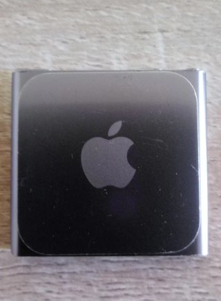 Pacchetto Apple: iPhone 4S + iPad + iPod nano + Accessori