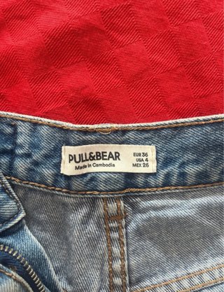Pantaloncini jeans strappati