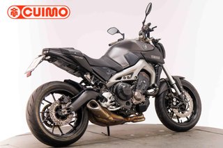 YAMAHA MT 09