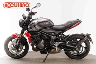 TRIUMPH TRIDENT 660