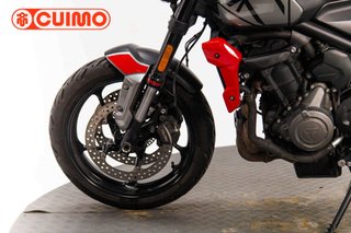 TRIUMPH TRIDENT 660