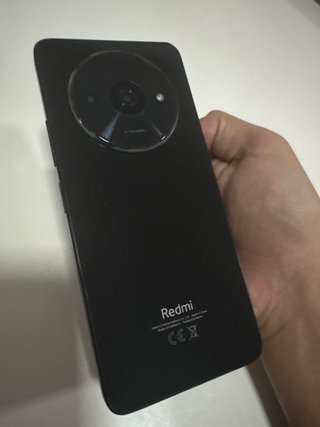 Telefoni mobili Redmi e iPhone 7