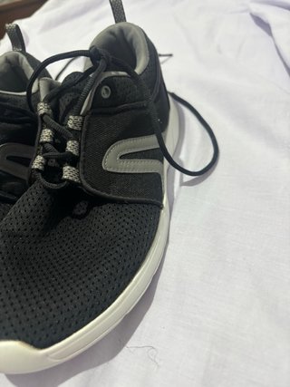 Zapatillas Newfeel Negras y Grises