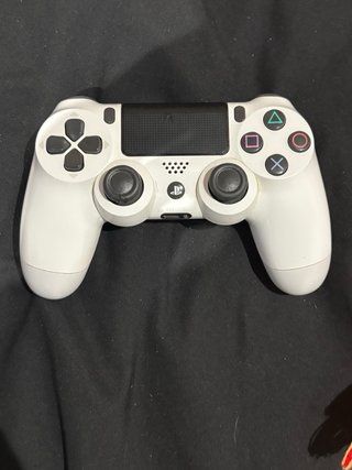 Consola PS4 Pro Blanca + 4Juegos + 1 mandl