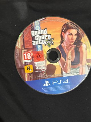 Consola PS4 Pro Blanca + 4Juegos + 1 mandl