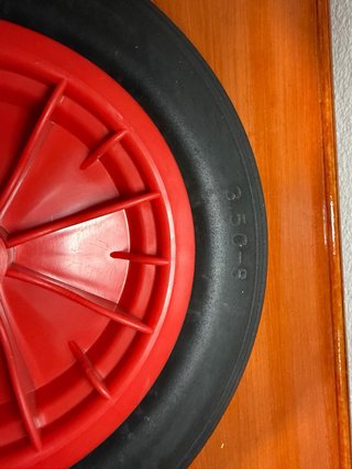 Rueda maciza antipinchazos 3.50-8