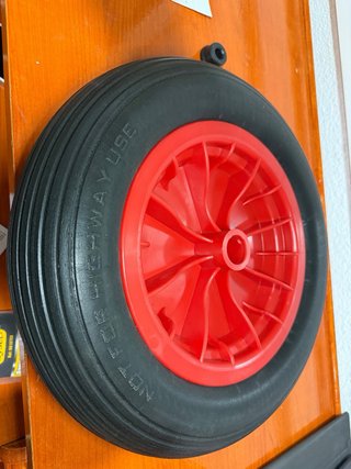 Rueda maciza antipinchazos 3.50-8