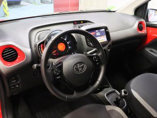 Toyota Aygo 1.0 70 x-play 53 kW (72 CV)