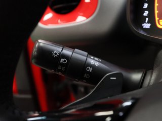 Toyota Aygo 1.0 70 x-play 53 kW (72 CV)