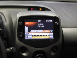 Toyota Aygo 1.0 70 x-play 53 kW (72 CV)