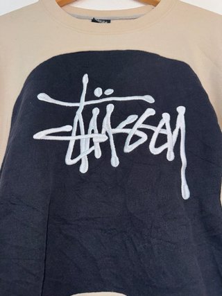 Sudadera Stüssy Beige y Negra Bordada