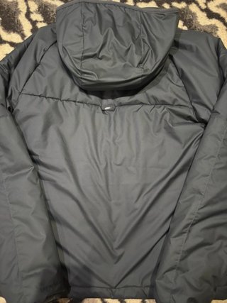 Chaqueta Nike Negra con Capucha Techwear
