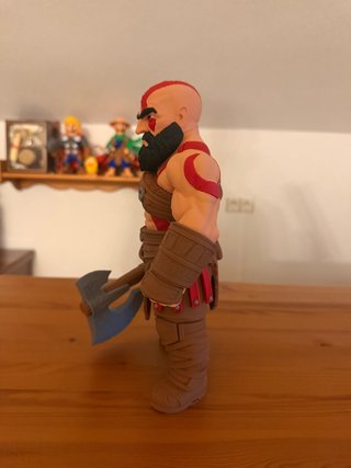 Figura Kratos con Hacha