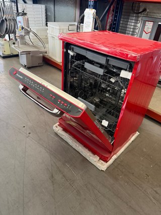 Nevera Montpellier Roja