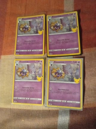 4 Cartas Pokémon Holo Cosmoem