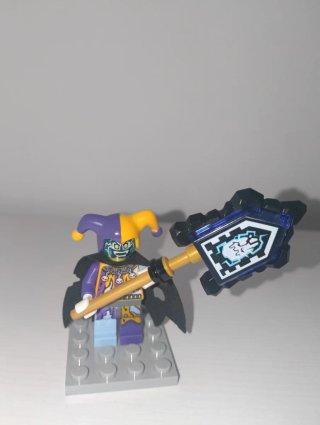 Minifigura Jestro Nexo Knights