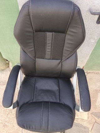 Silla de oficina ergonómica negra 60€