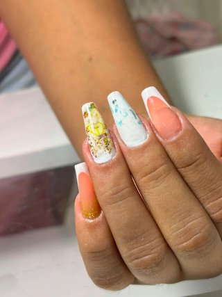 Manicurista profesional