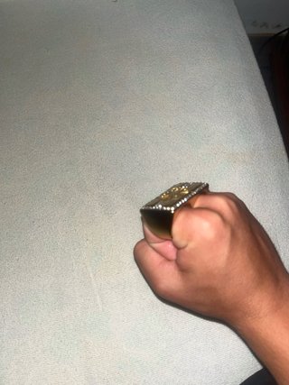Anillo bañado en oro con bandera gitana