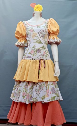 Traje flamenca artesanal estilo rociero
