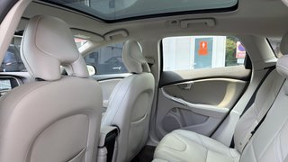 VOLVO V40 CROSS COUNTRY berlina con porton 2.0 D3 SUMMUM AUTO 5P