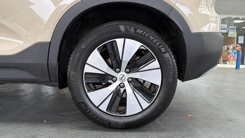 Volvo XC40 2025, foto 10