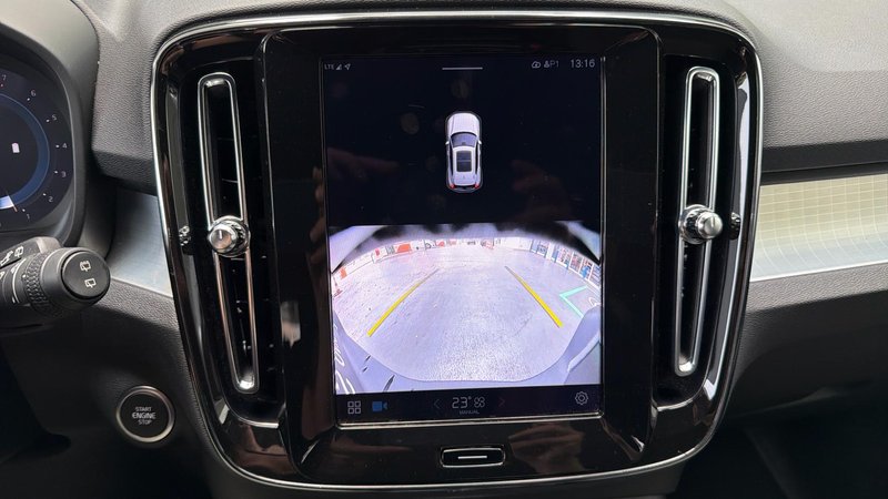 Volvo XC40 2025, foto 16