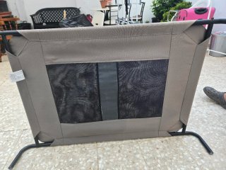 Cama elevada para perro gris y negra talla XXL