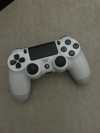 Play station 4 500 GB + Mando Blanco