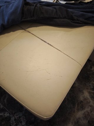 Sofá cheslong beige y gris