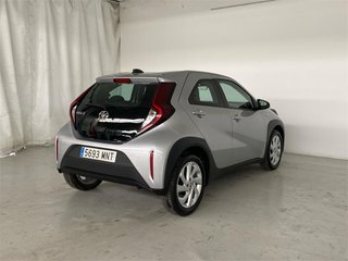 TOYOTA Aygo X 5 Puertas Play 70 Manual 5v