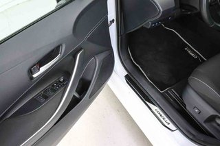 Toyota Corolla 1.8 125H BUSINESS E-CVT TOU SPORT