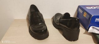 Zapatos de tacón negros para mujer