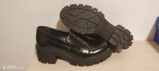 Zapatos de tacón negros para mujer