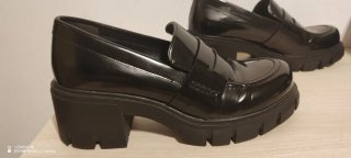 Zapatos de tacón negros para mujer