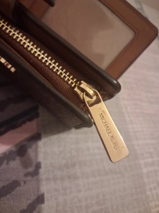 Cartera mediana Michael Kors logo imperio
