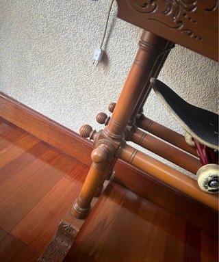 Mesa de comedor de madera