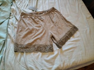 Pantaloni corti Intimissimi pizzo beige tg M