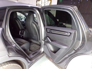 PORSCHE Cayenne Coupé GTS