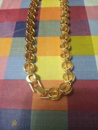 Collar da donna con cristalli e metallo dorato