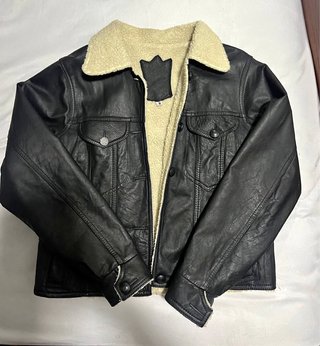 Chaqueta Cuero Negra con Forro Beige Talla M