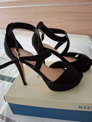Sandalias de tacón negras