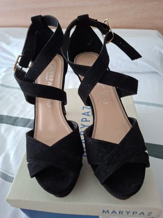 Sandalias de tacón negras