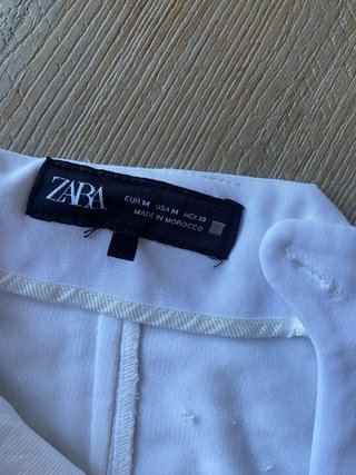 Canotta Bershka nera e shorts Zara bianchi M