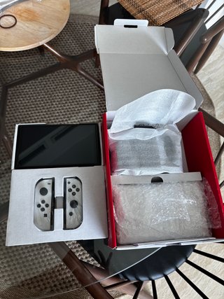 Nintendo Switch OLED Bianca e Nera
