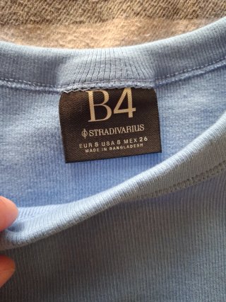 1 Stradivarius. 3 Camisetas sin estrenar Talla S