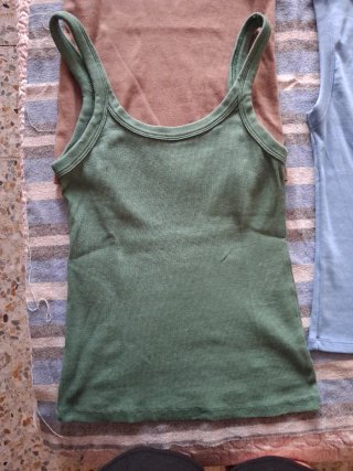 1 Stradivarius. 3 Camisetas sin estrenar Talla S