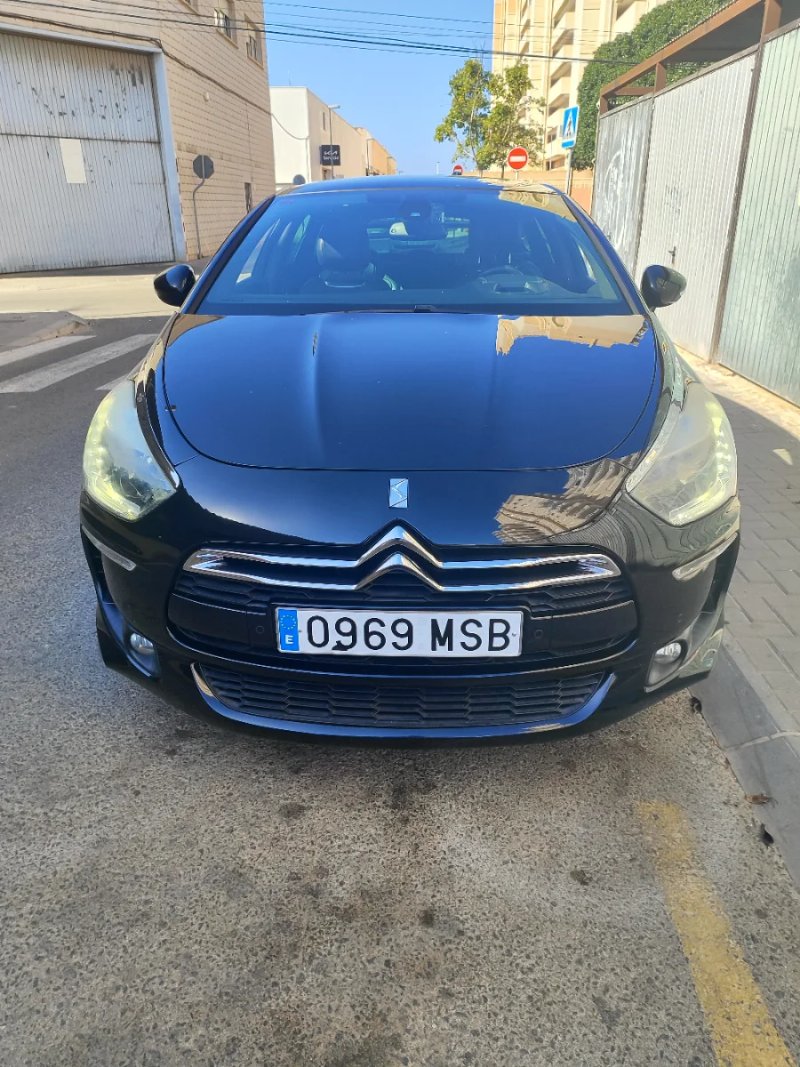 DS DS 5 2014 - foto 1