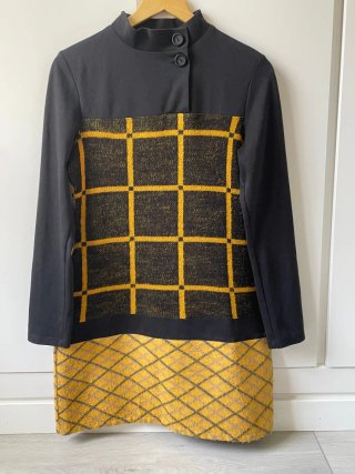 Vestido de cuadros amarillo y negro
